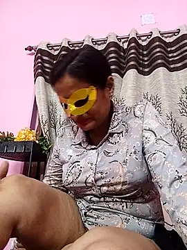 Webcam Model (Gullapi)  is live.Free join now!