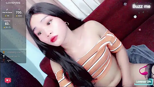 Amomentoflust99 live sex cam