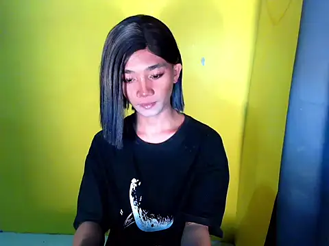 Petite_HugeCock webcam