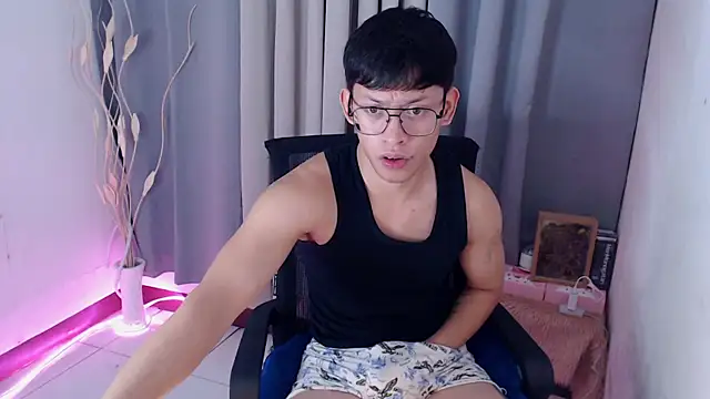 pinkcock_froi2305 webcam