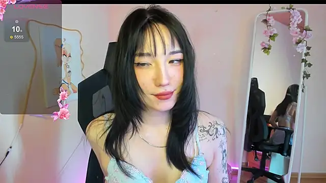 AliceeinWonderlanddd webcam