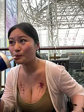 美女Yolanda9在线直播