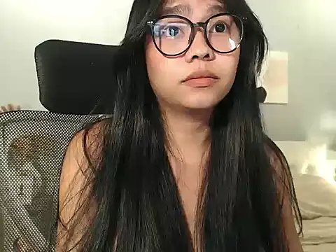 HotAsianGabby69 webcam