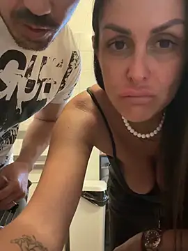 AmandaArt live webcam preview - 555 viewers online