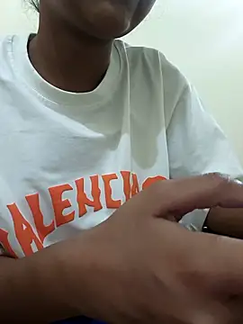 Aaradhna-_hoy webcam