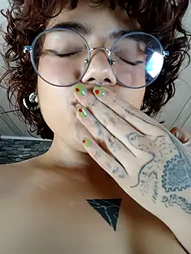 Kittylatina_ webcam