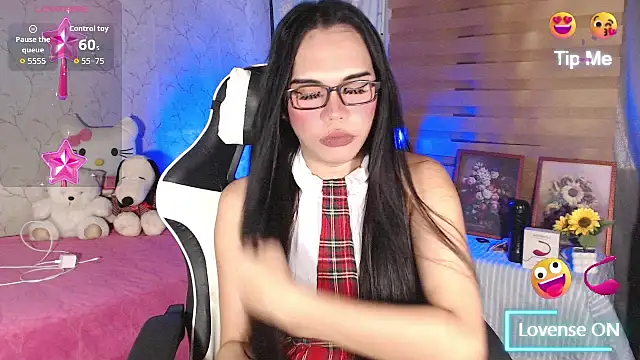 SweetSurrender_ webcam