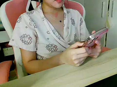 lucienguyen live sex cam