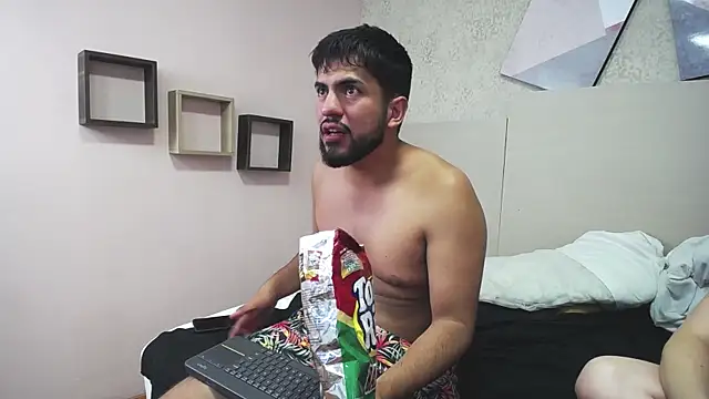 Camille_n_Shaggy webcam