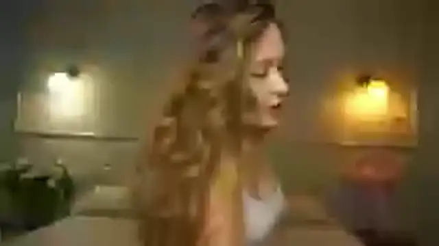 QuennaCoote Stripchat cam model