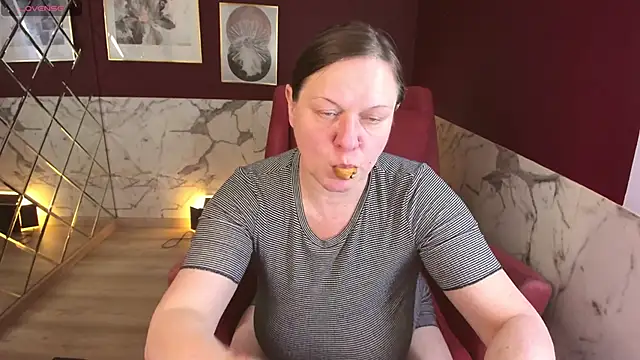 KellyPerfection webcam