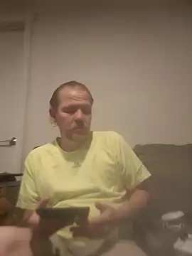 yourmasterisbored - YourMasterisBored's free webcam - UK Sex Cams