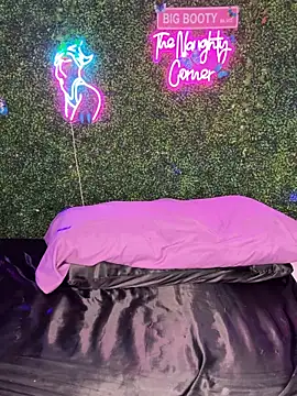 renathickass - RenaThickAss's free webcam