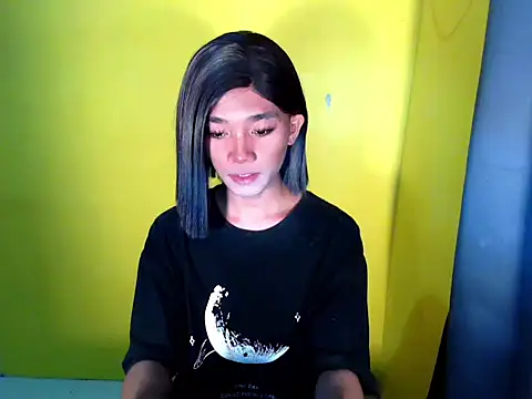 Petite_HugeCock webcam