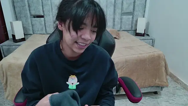 laureentt_ (F young) - naked