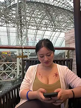 美女Yolanda9在线直播