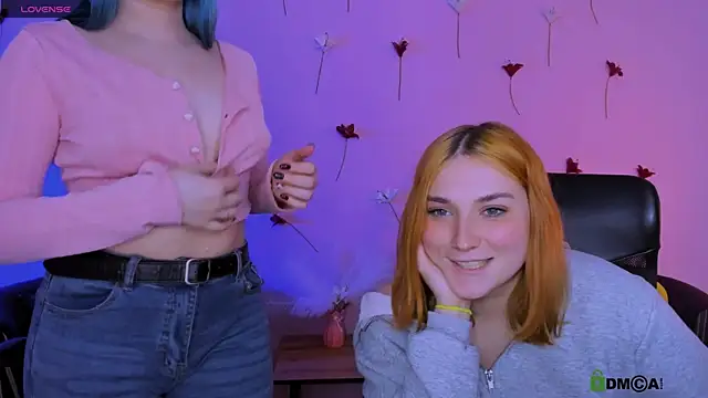 pure_radiance1 Live Webcam on Stripchat