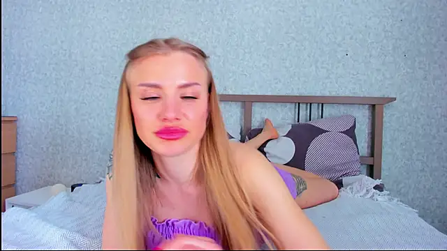 MashaFromRussia-_- webcam