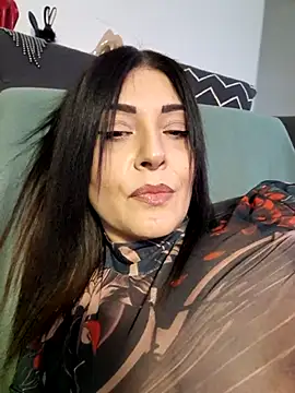 AryaSummersReal webcam