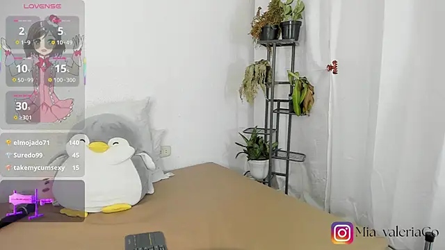 Mia-Valeria- webcam