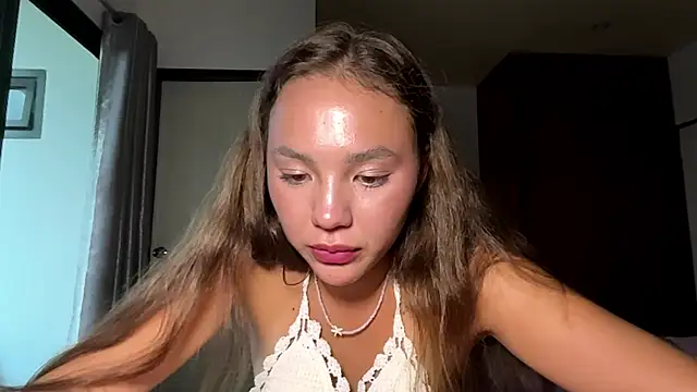 kamila_18_french webcam