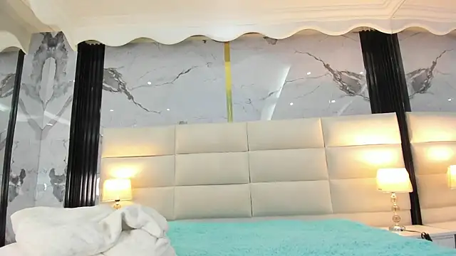 VictoriaKyros webcam