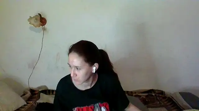 NickiKisinger webcam