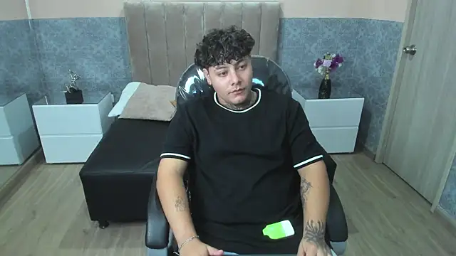 DAMON_SALVATTORE webcam