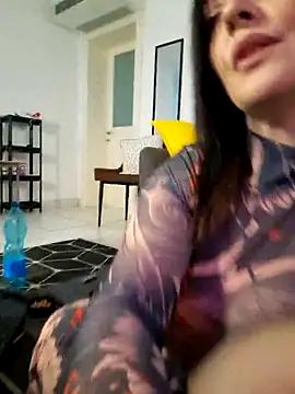 AryaSummersReal webcam