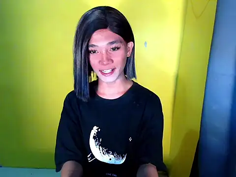 Petite_HugeCock webcam