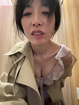 美女yourkeer在线直播