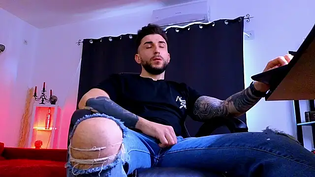 MightyAaron66 webcam