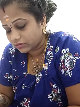 sweetqueen143 webcam