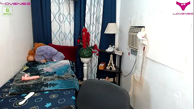 Fantacyloverr webcam