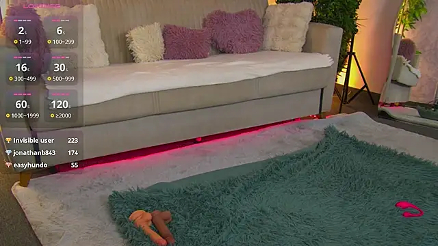 SabrineDivine webcam