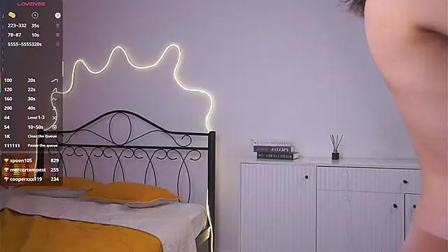 VeronaCritchlow webcam