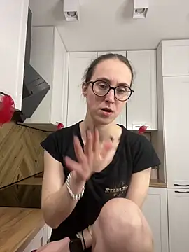 martiniiselenna - MartiniiSelenna's free webcam - UK Sex Cams