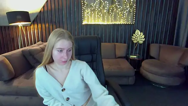 Alina_Blonde webcam
