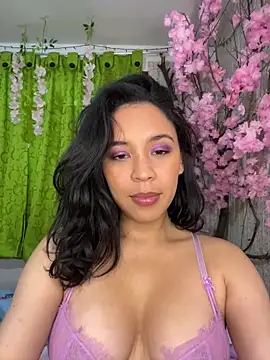 Esmerald_1111 webcam