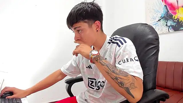 Thebestboyhot webcam