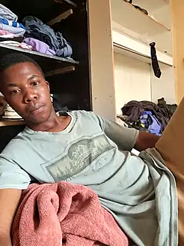 sweetdickboy2 webcam