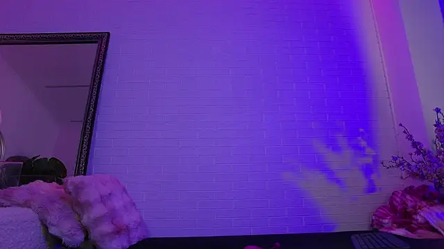 AnnastasiaJune webcam