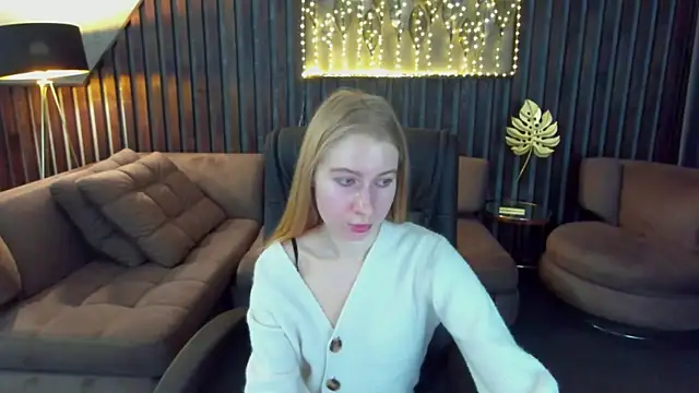 Alina_Blonde webcam