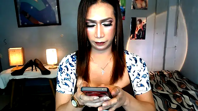 littleredbunny27 live sex cam