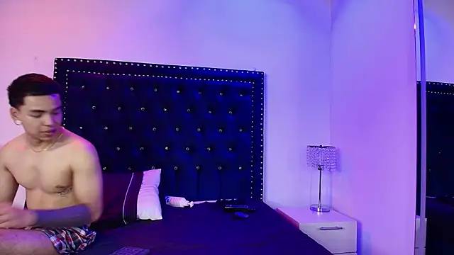 Jaden_and_sofia live sex cam