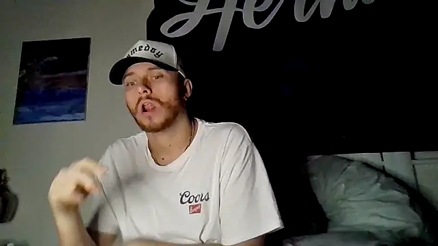 TallHungandCloudy69 live sex cam