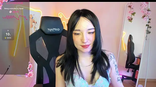 AliceeinWonderlanddd webcam