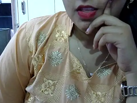 Cute_Aliyaa webcam