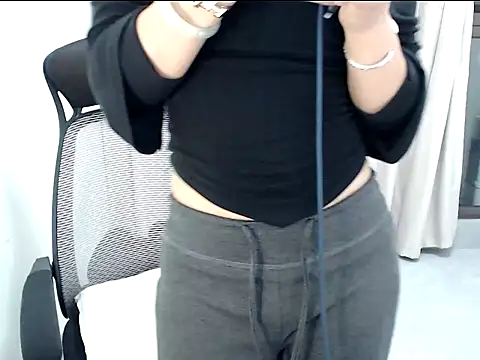 Jyoti-baby -  petite live cam model from cn