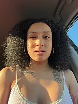 ferrarifrench - FerrariFrench's free webcam - UK Sex Cams